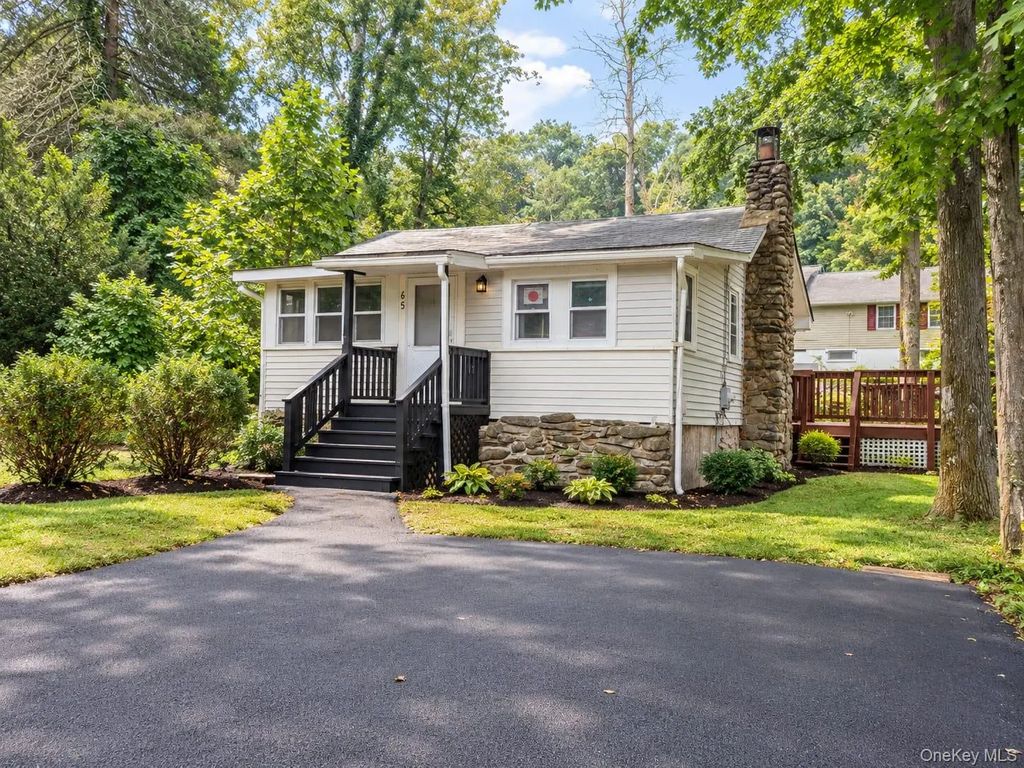 65 Glenwood Road, Monroe