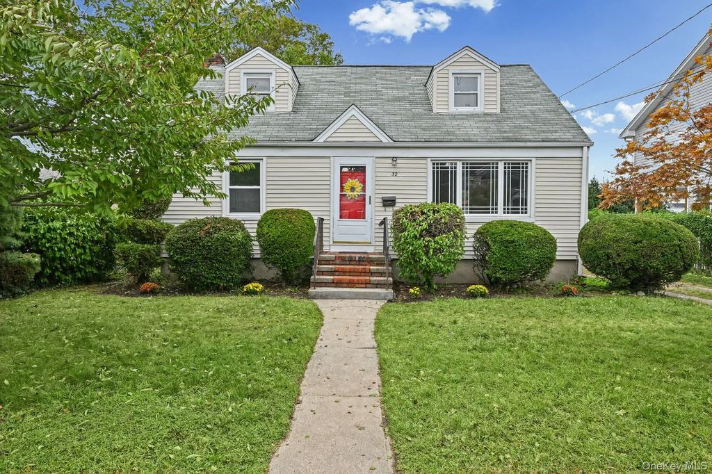 32 Brenner Avenue, Bethpage