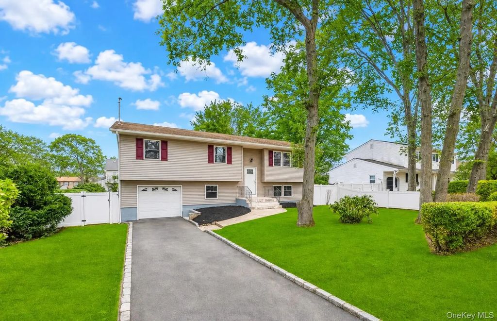 339 Avenue B, Ronkonkoma