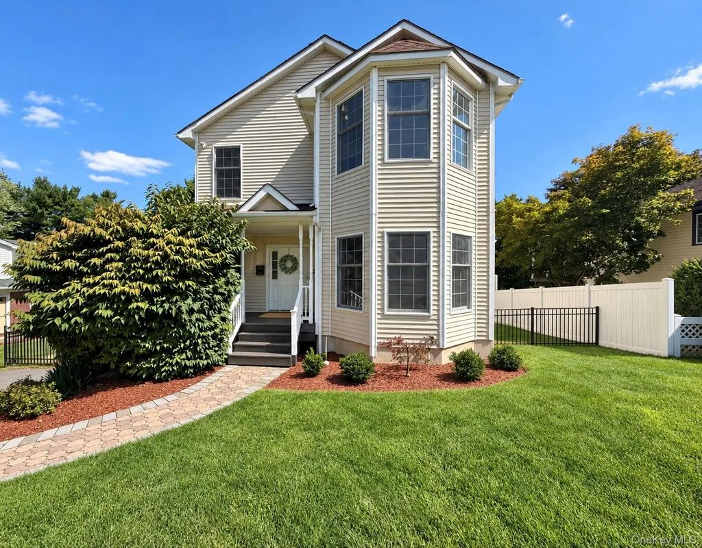 28 Hewitt Street, Garnerville