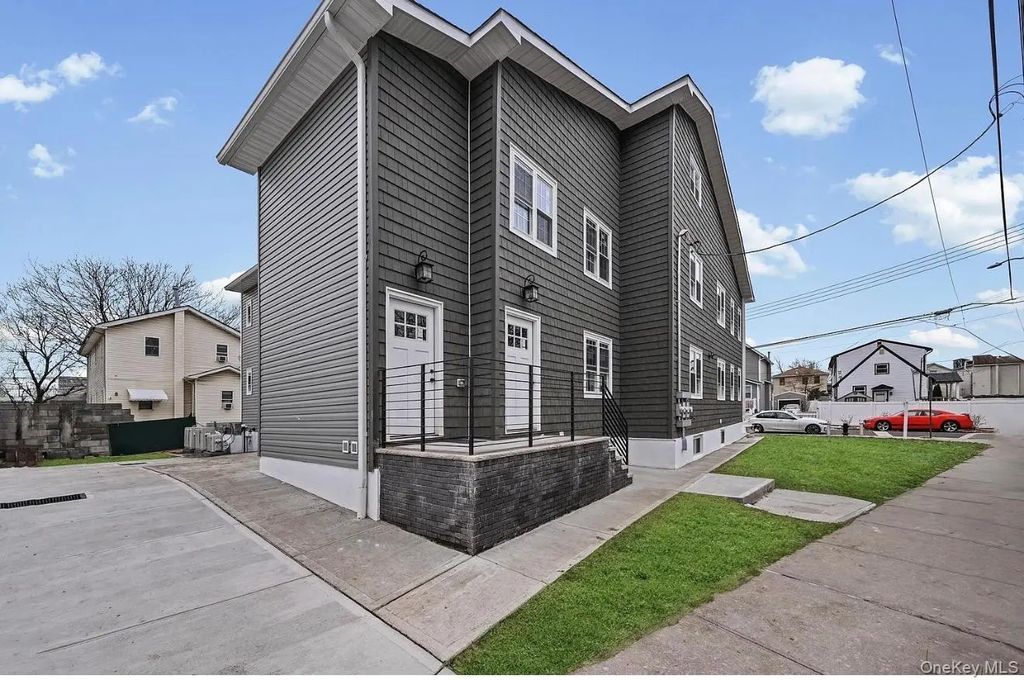 118-11 E Lakeview Blvd, Queens Village