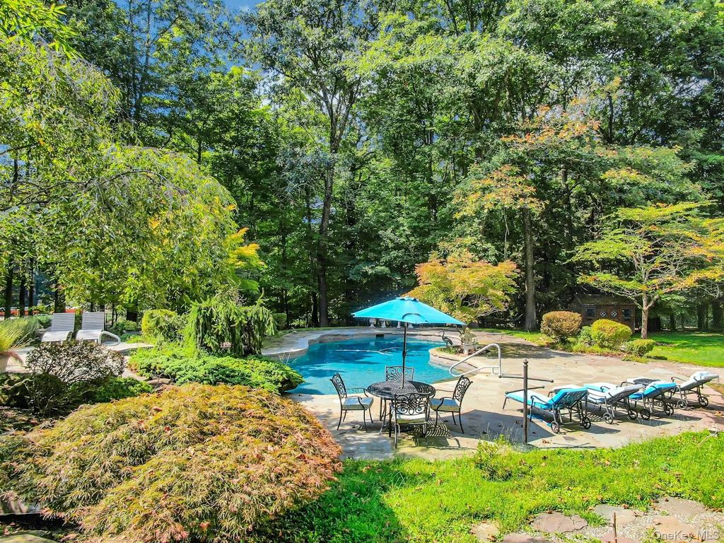 35 Senator Levy Drive, Suffern