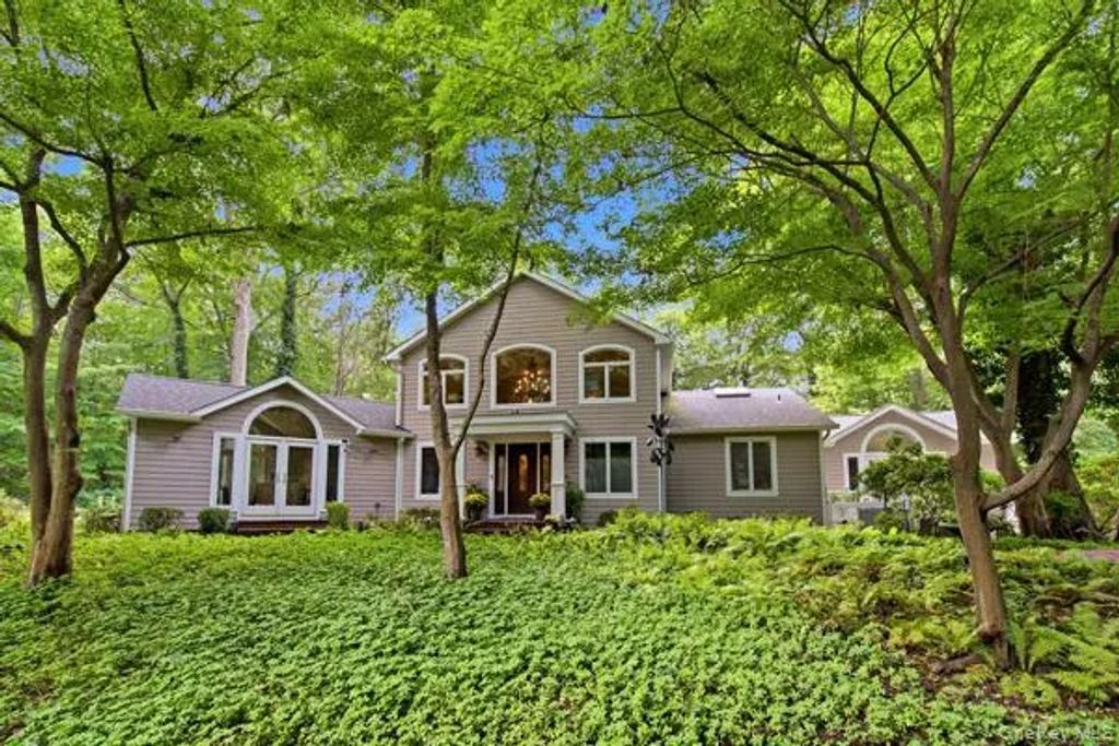 29 Farm Road, Head Of The Harbor