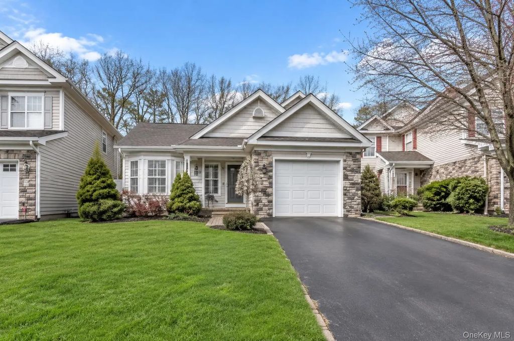 41 Madison Circle, Middle Island