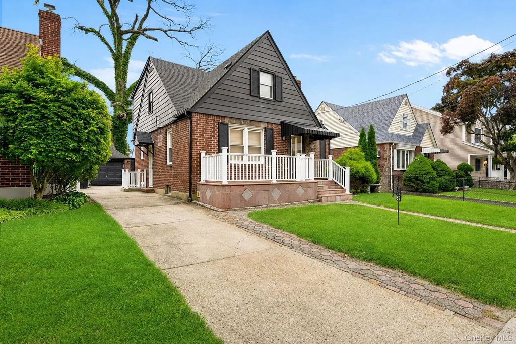 169 Rintin Street, Franklin Square