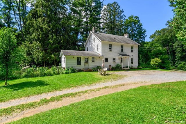 264 Quaker Hill Road, Pawling