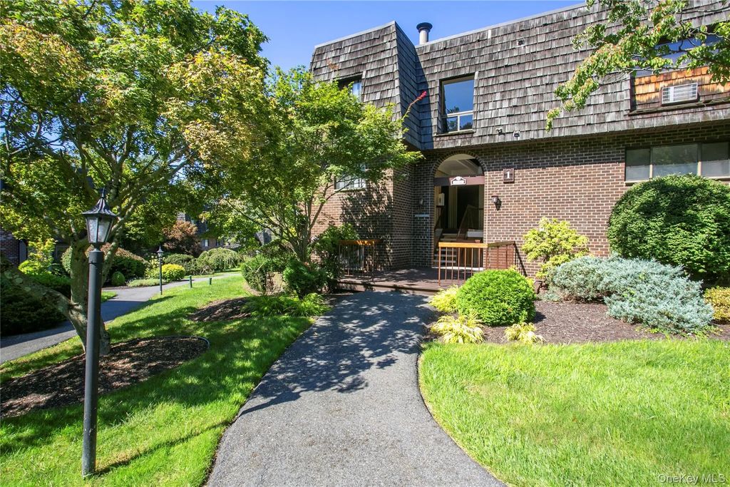 1 Briarcliff Drive S # 4, Ossining