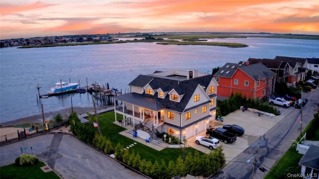1 North Drive, Baldwin Harbor