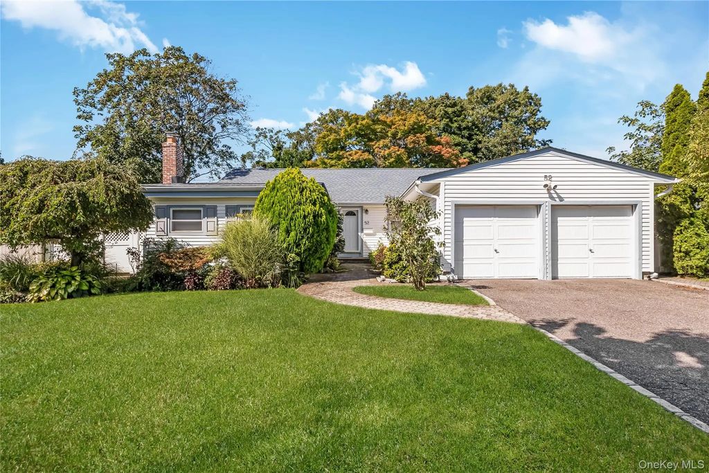 52 Voorhis Drive, Old Bethpage