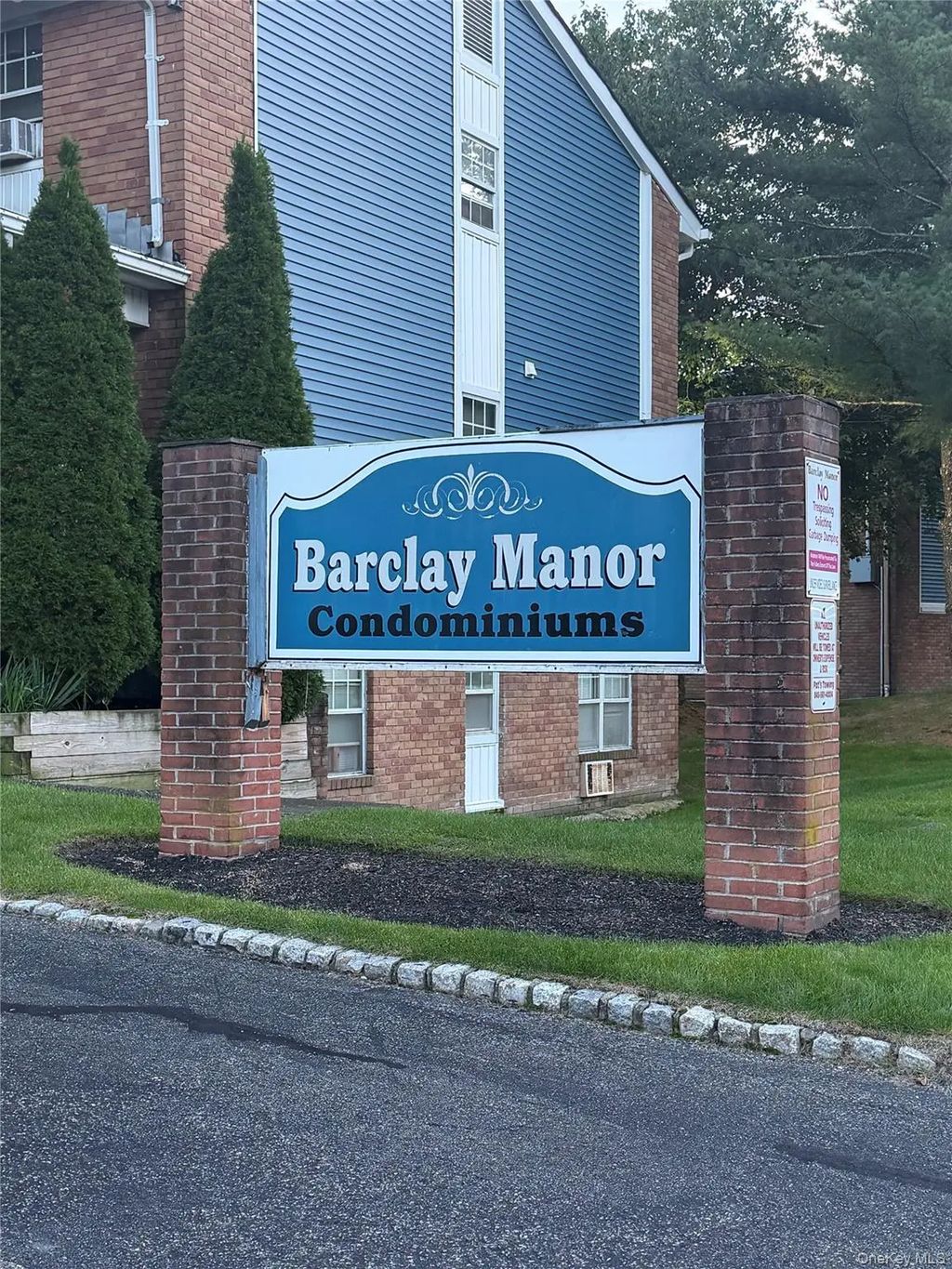 1502 Barclay Manor # 15b, Newburgh