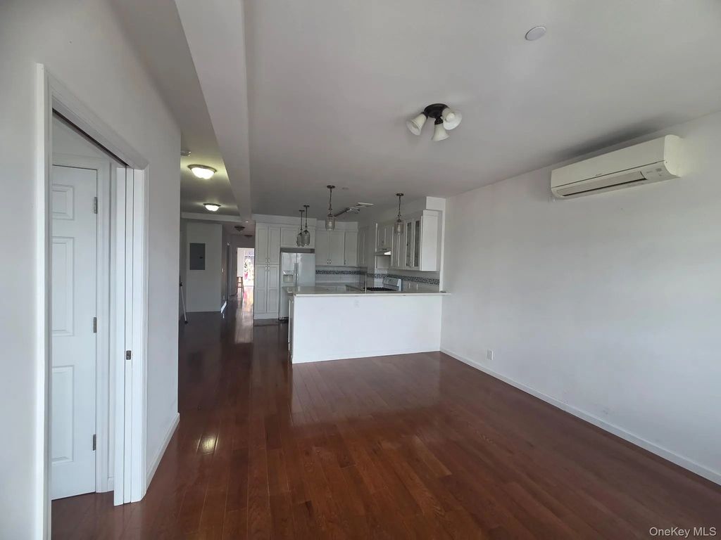 4043 97th Street # 4th Floor, Corona