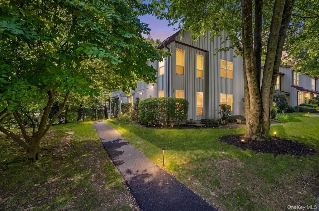 25 Villa Drive, Peekskill