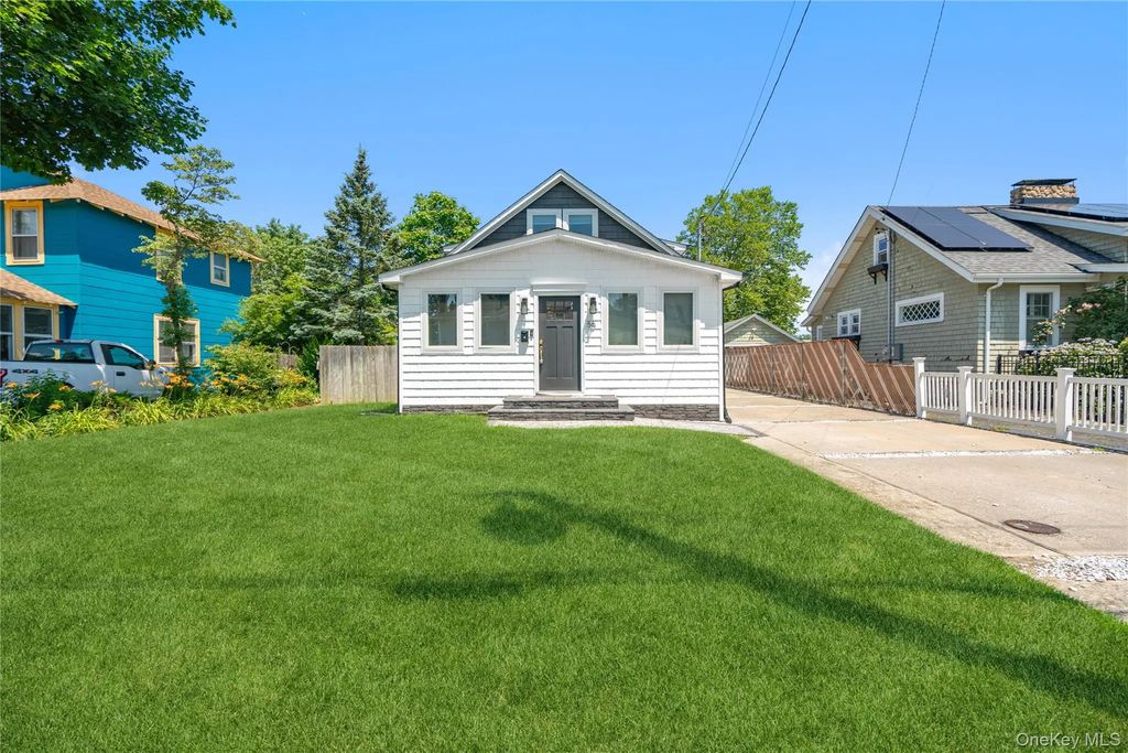 55 Cleveland Street, Patchogue