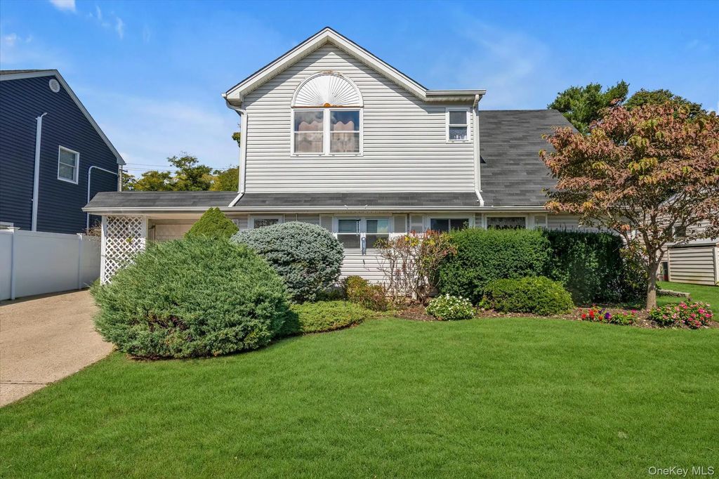 157 Land Lane, Westbury