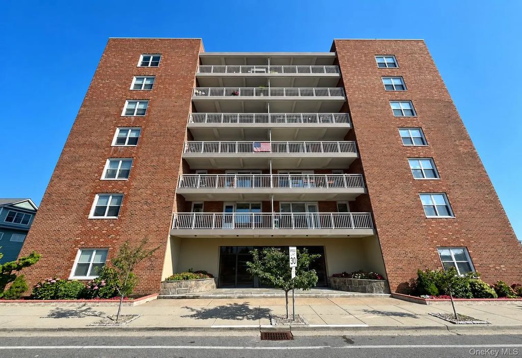 855 E Broadway # Le, Long Beach