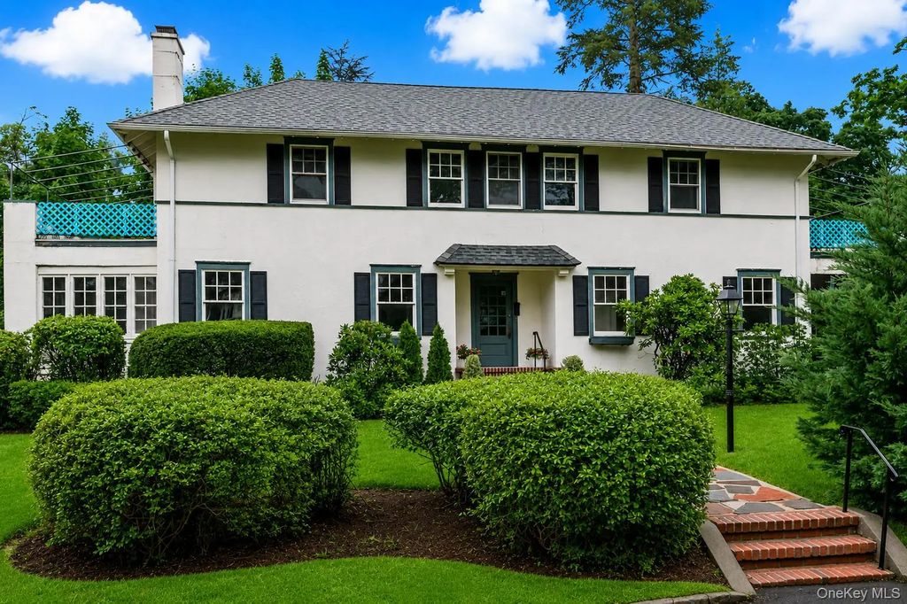 1 Sage Terrace, Scarsdale