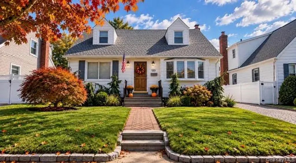 120 Barrymore Boulevard, Franklin Square
