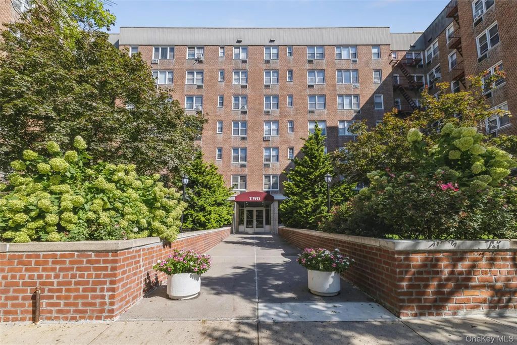 2 Sadore Lane # 1e, Yonkers