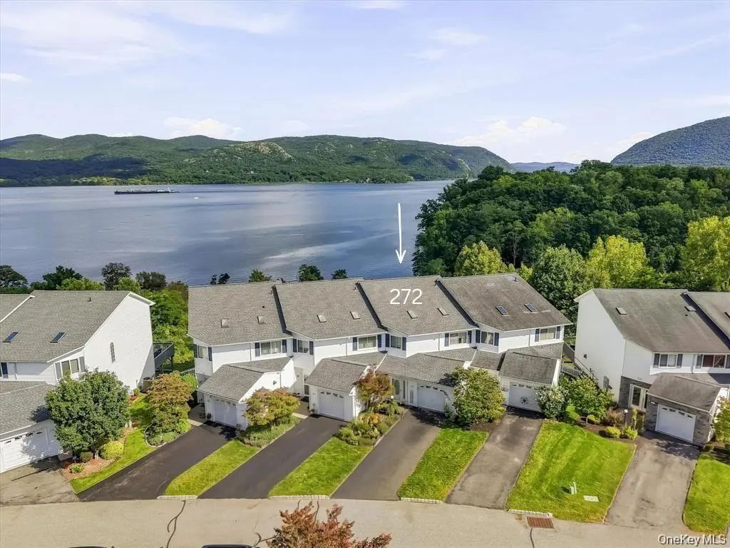272 Tamerisk Lane, New Windsor