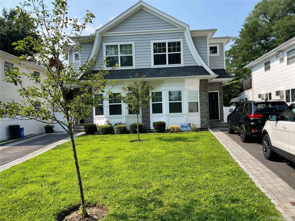 9 Mohegan Avenue # A, Port Washington