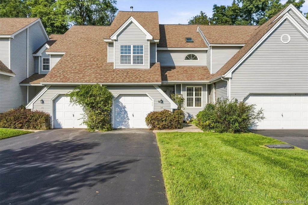 14 Glen Eagles Drive, Poughkeepsie