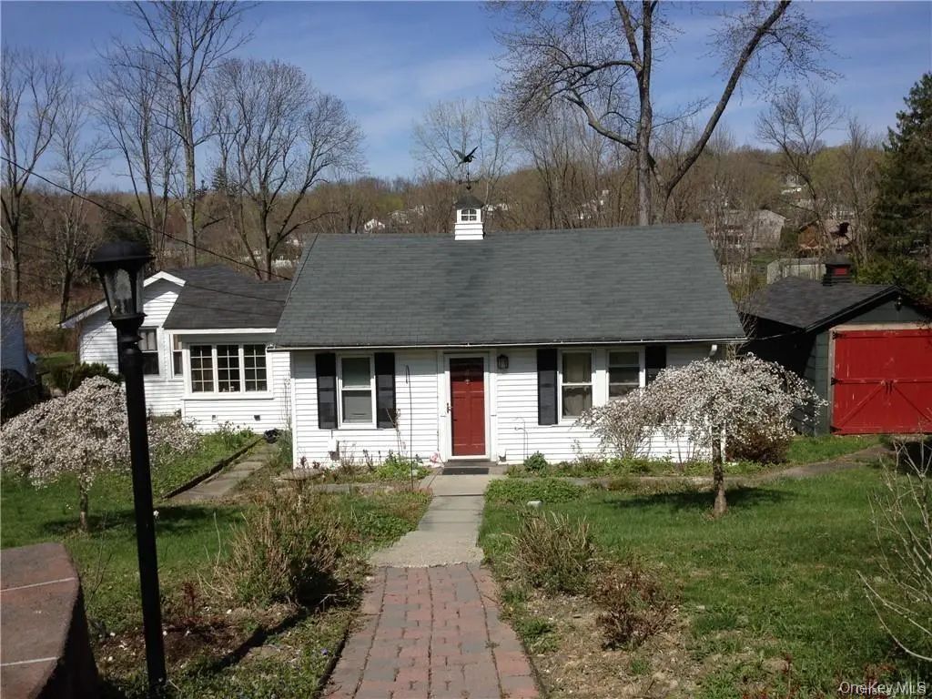 17 Brookside Road, Monroe