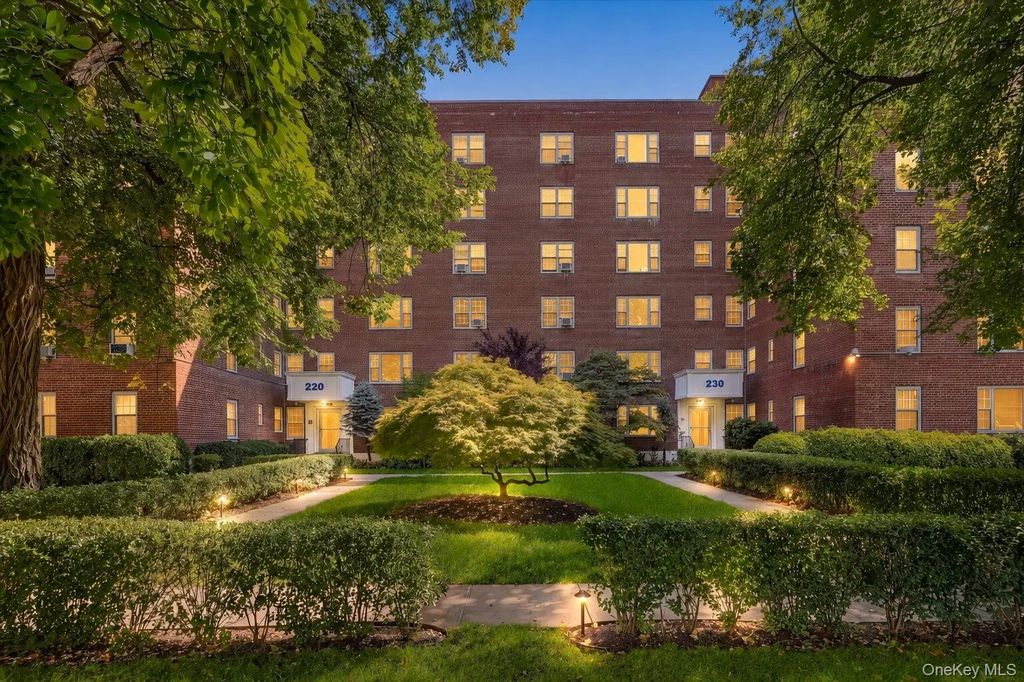 220 Pelham Road # 2c, New Rochelle