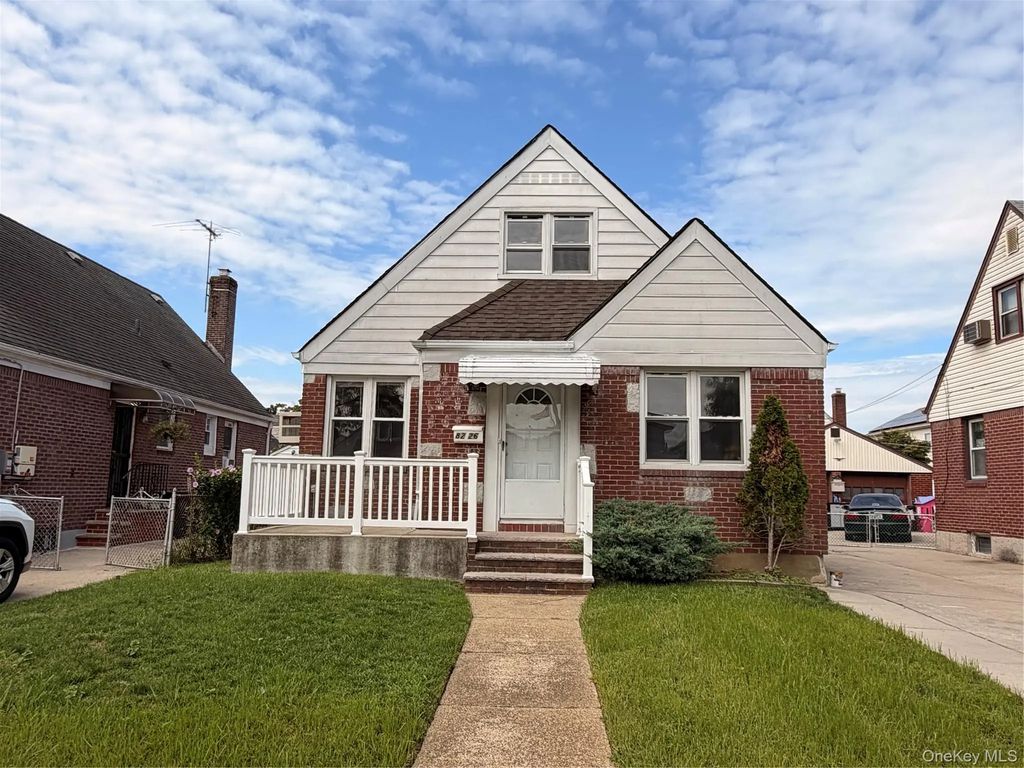 82-26 258th Street, Glen Oaks