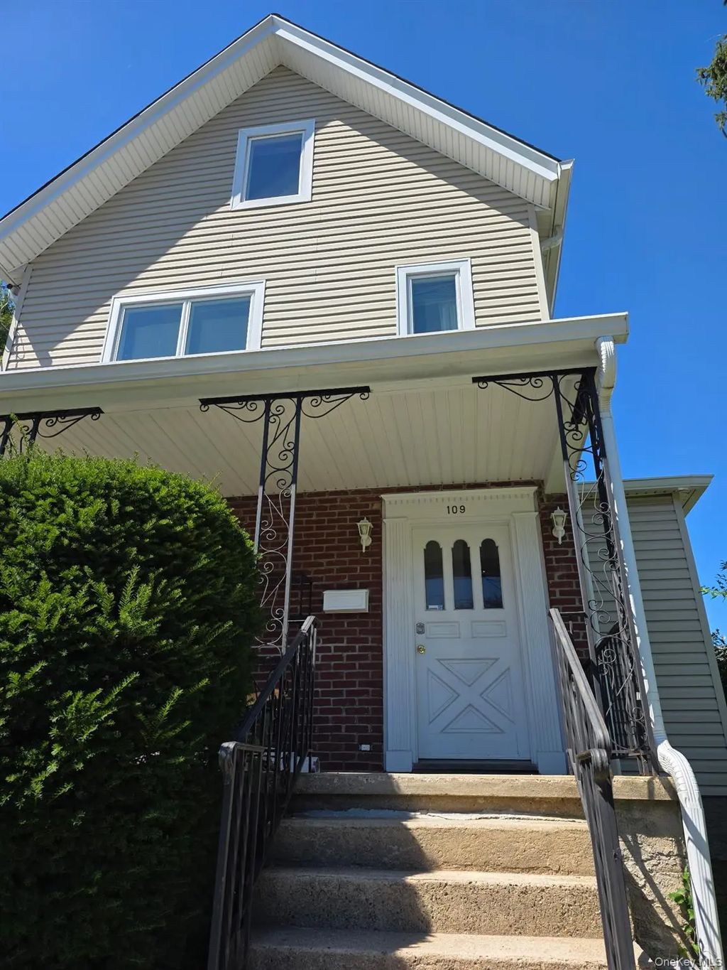 109 Fourth Avenue, Pelham