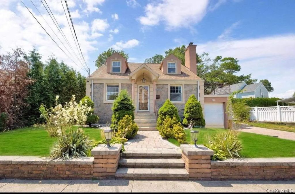 220 N Corona Avenue 1, Valley Stream