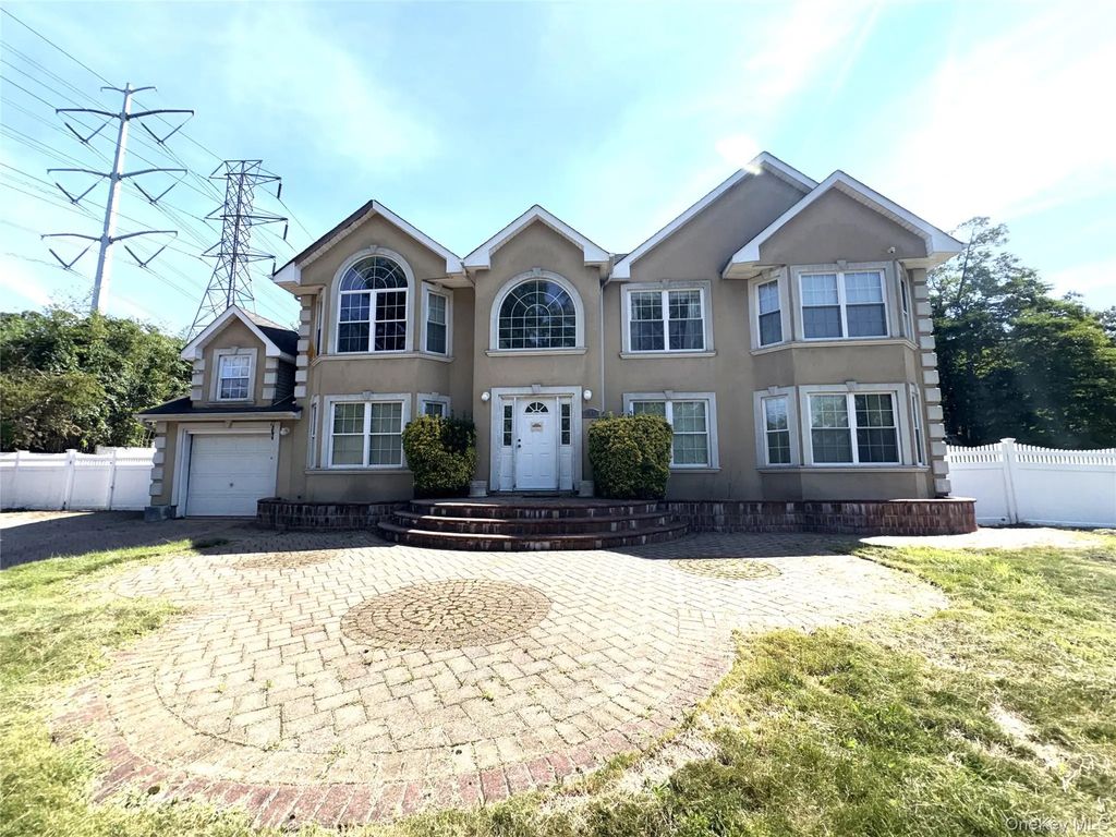249 Haven Avenue, Ronkonkoma