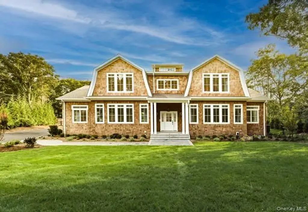 13 Cedarfield Lane, Westhampton