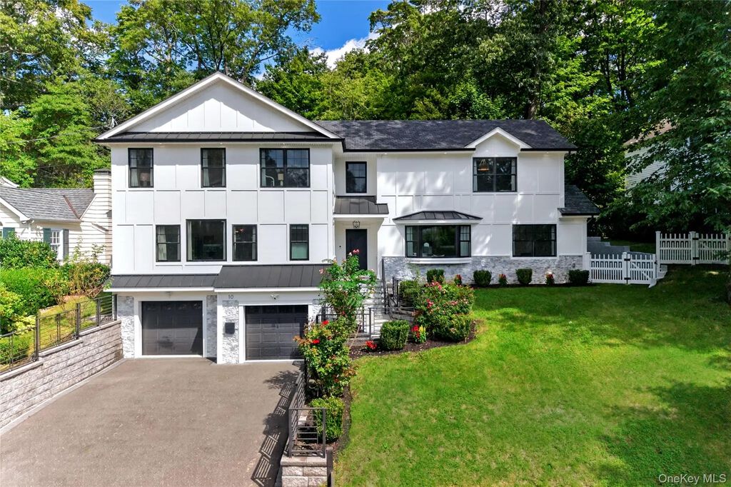 10 Chelsea Drive, Port Washington