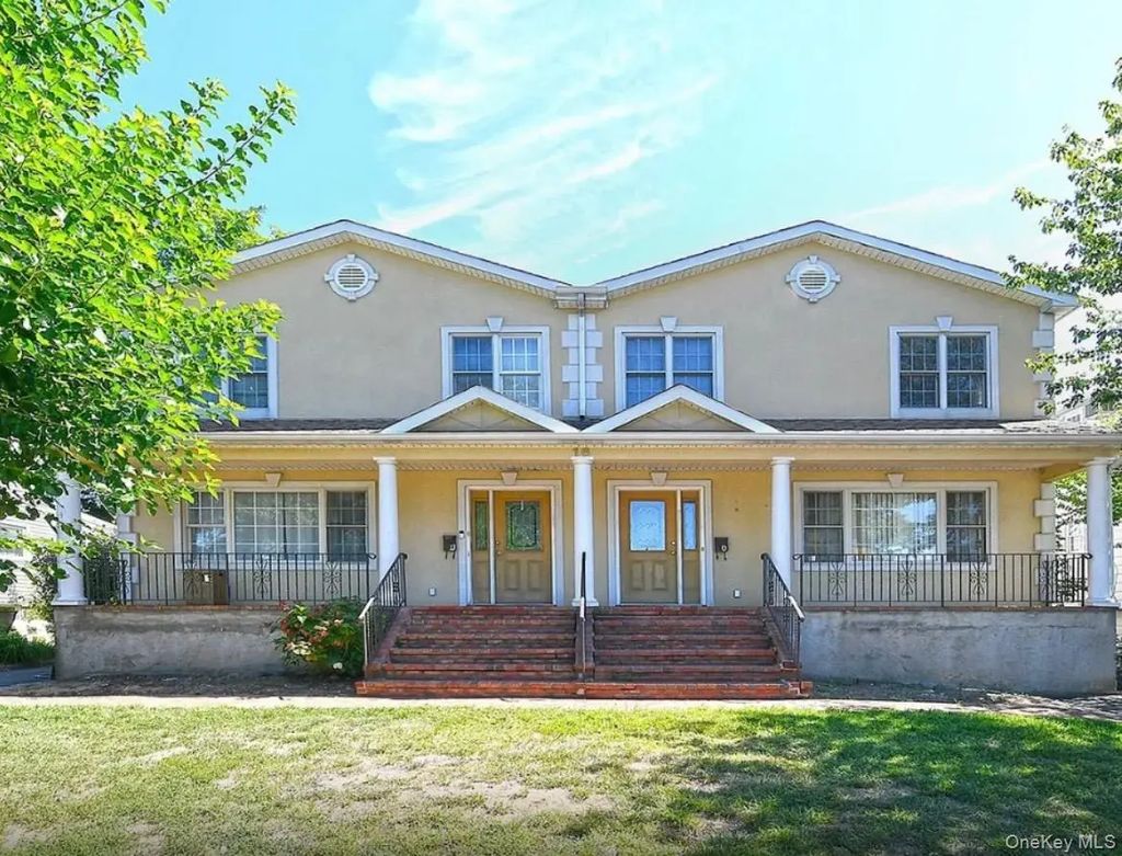 16a Inwood Road, Port Washington