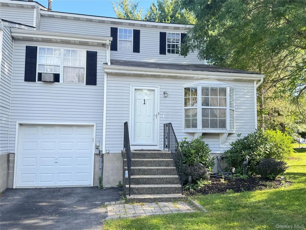 1 Hawthorne Court, Fishkill