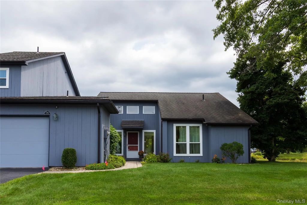 56 Pond Drive E, Rhinebeck