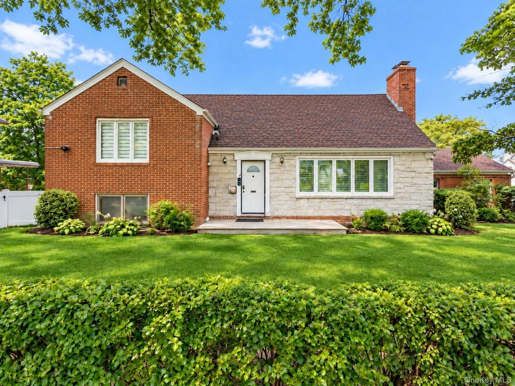 186-35 80th Drive, Jamaica Estates