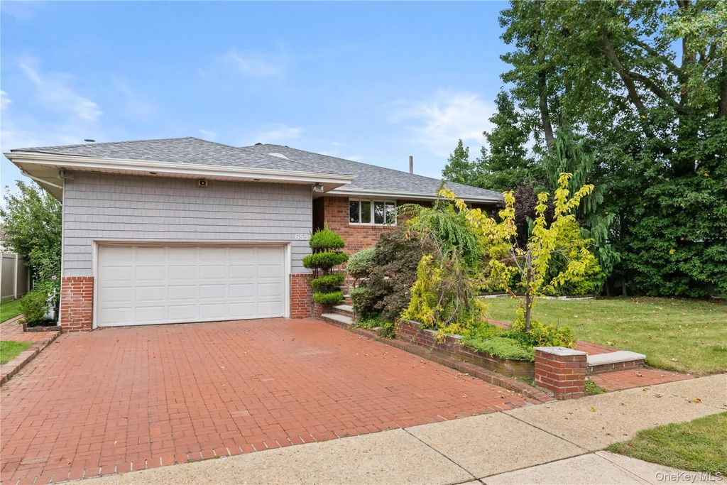 655 Diane Place, North Woodmere
