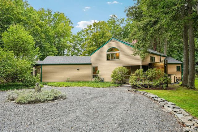 65 Colonial Avenue, Warwick