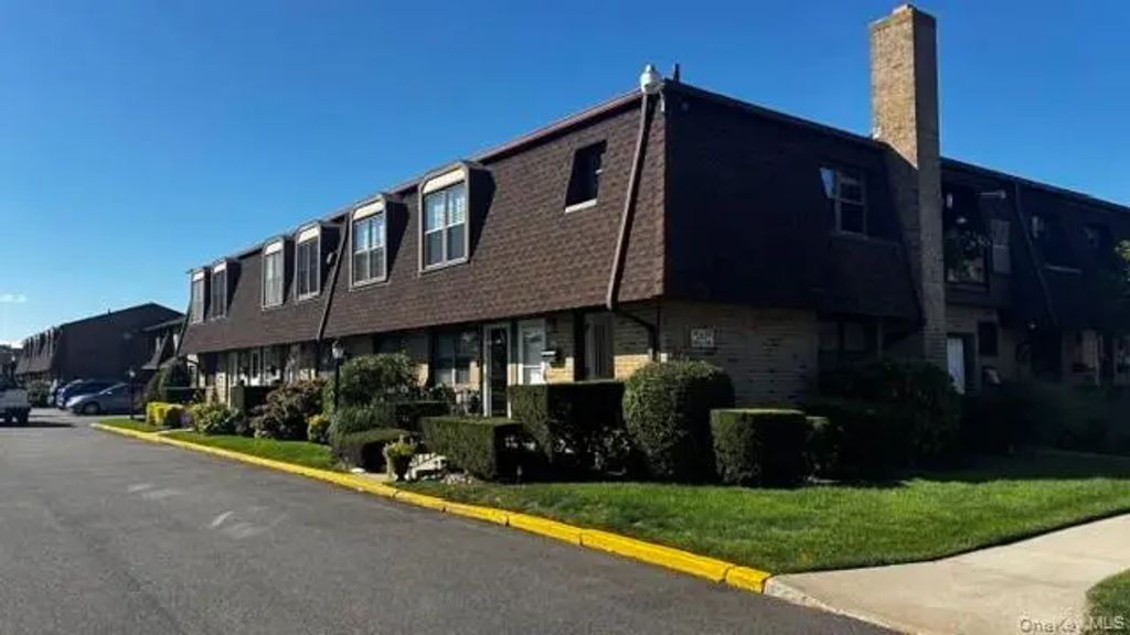 331 Mariners Way, Copiague