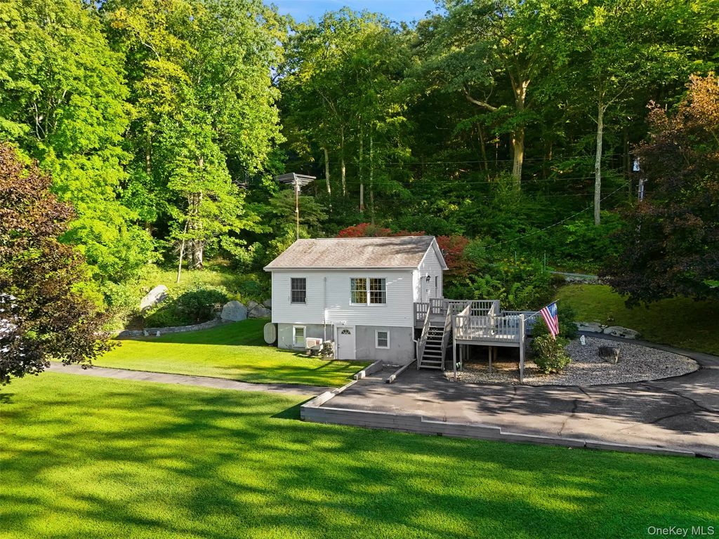 72 N Knapp Court, Hopewell Junction