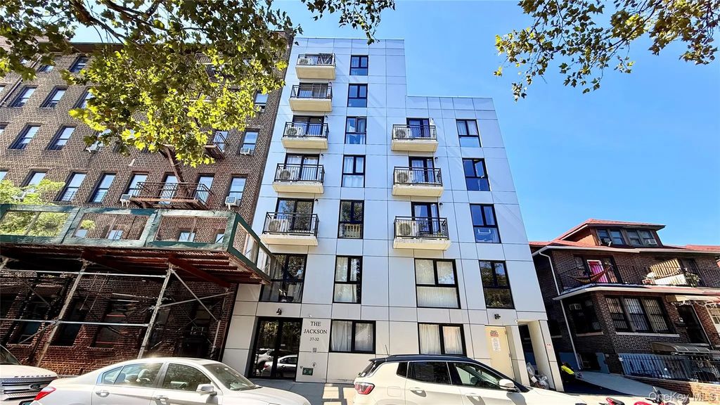 37-32 89 Street # 4d, Jackson Heights