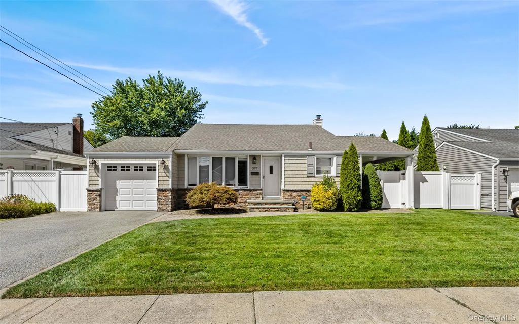 392 Philadelphia Avenue, Massapequa Park
