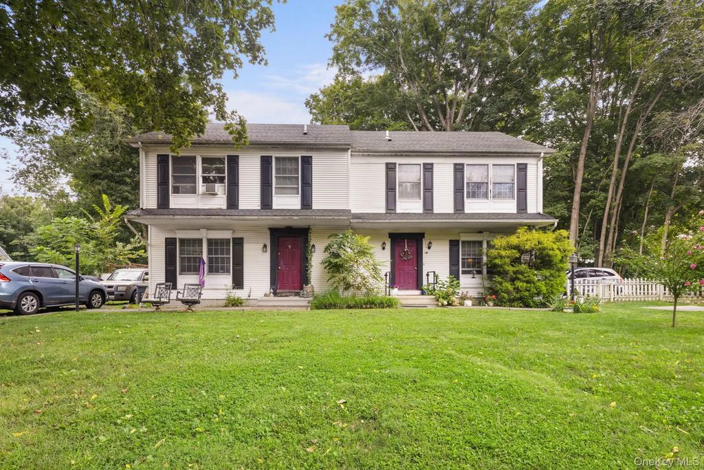8 Wells Woods Lane, Brewster