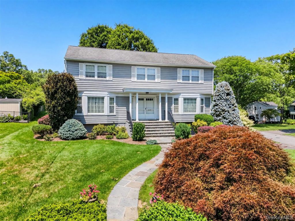 1 Parkwood Place, Rye Brook