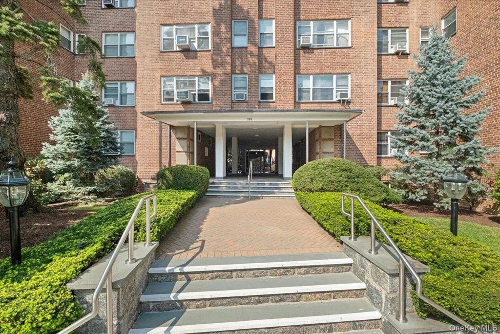 235 Garth Road # C4e, Scarsdale