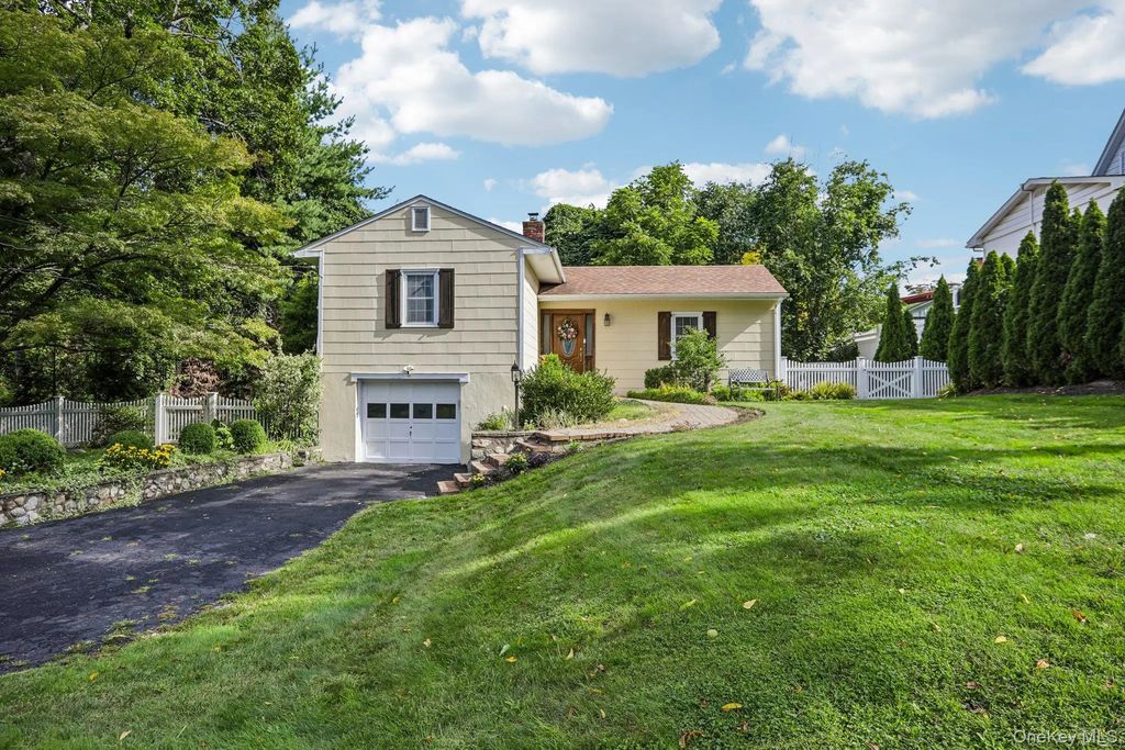 1 Brentwood Drive, Pleasantville