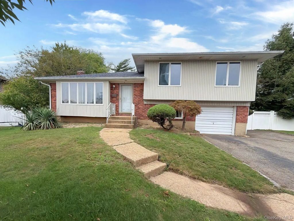 35 Eagle Lane, Farmingdale