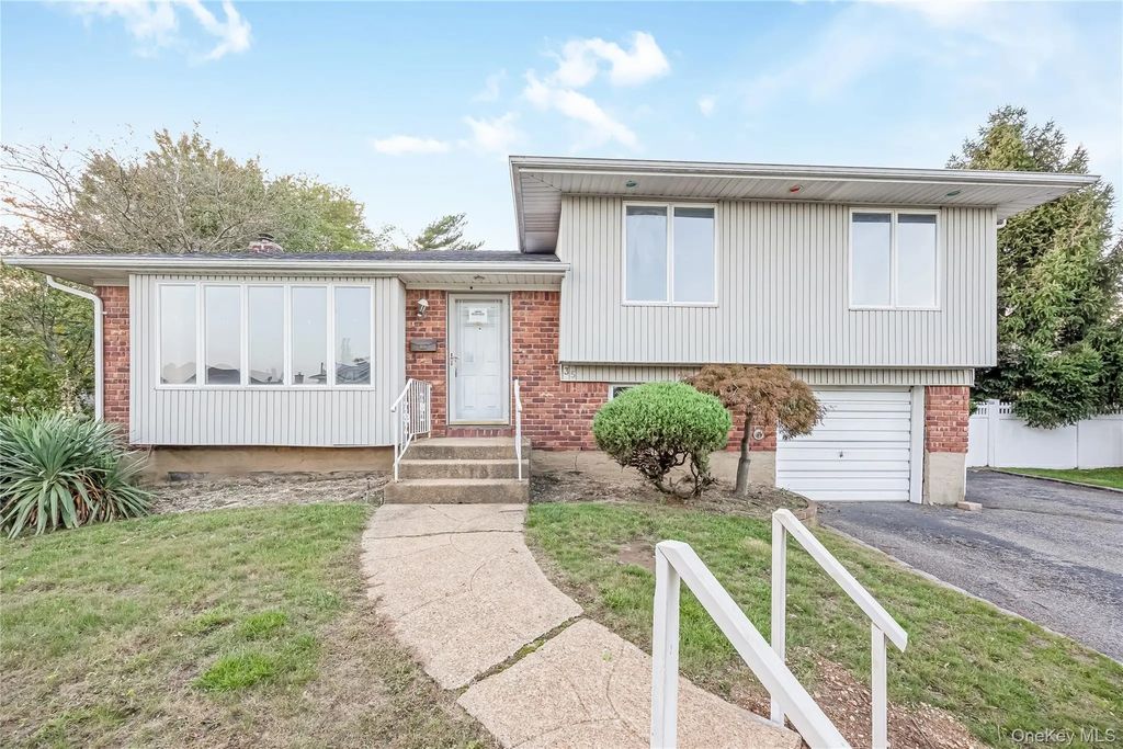 35 Eagle Lane, Farmingdale