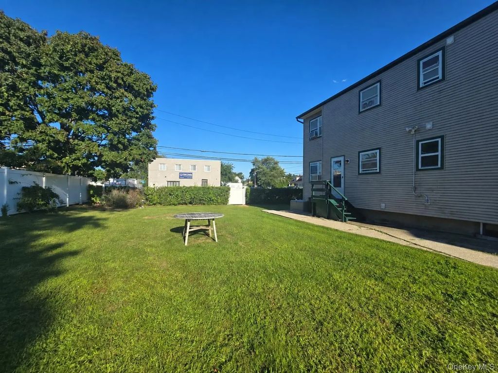29 Lambert Avenue # 1st Floor, Farmingdale